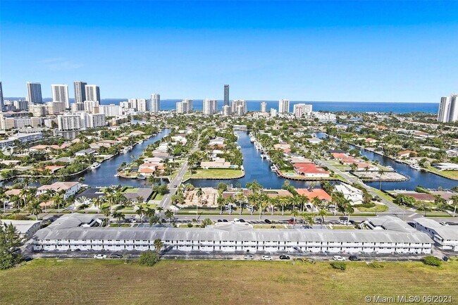 Building Photo - 600 Layne Blvd