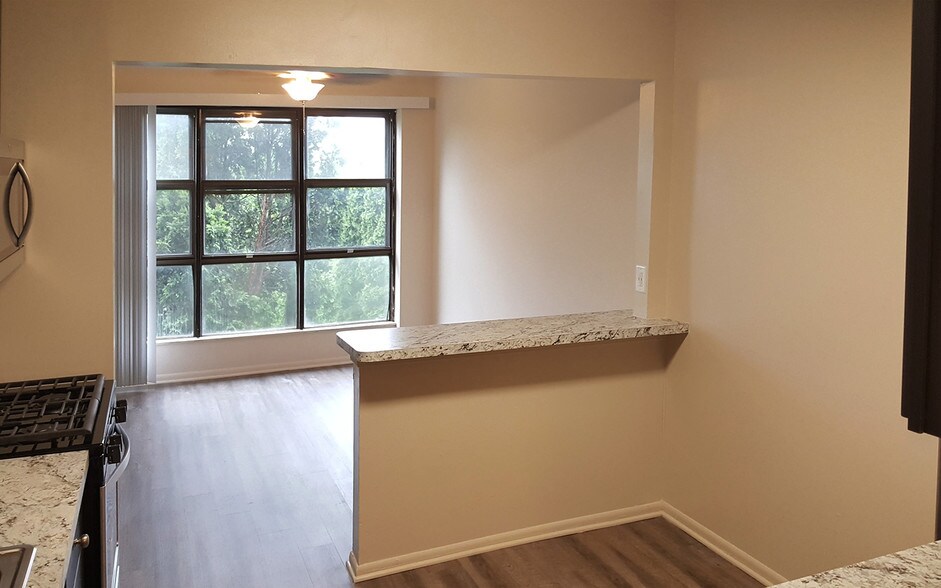 Mountain Lake Apartments 105 Skytop Mnr Scranton PA 18505 Apartment