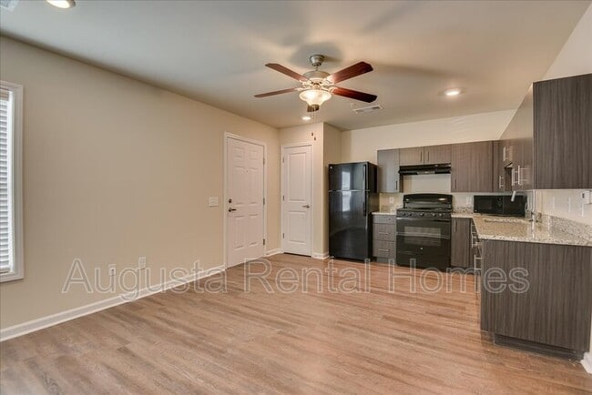 Building Photo - 2509 Otter Run