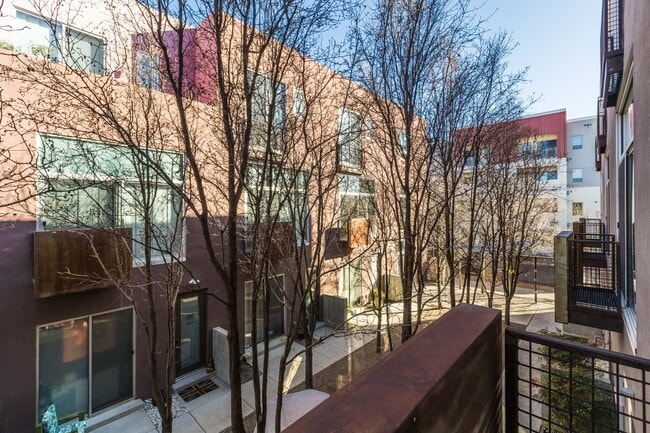 Building Photo - 877 Silver Ave SW