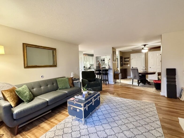 Building Photo - 19 Saco St