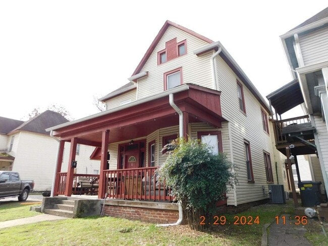 Building Photo - 203 Twelfth St