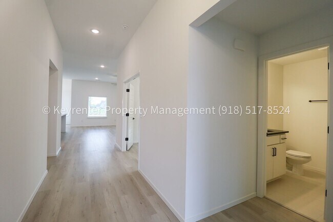Building Photo - Stunning New Construction Simmons Home - 5 Bed 3 Bath - Pond View & Full Appliance Package!