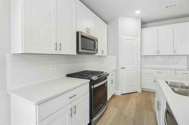 Building Photo - 1023 Emberwood Dr