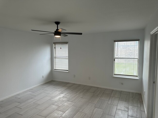 Building Photo - TWO WEEKS FREE RENT!!!!! Newly Remodeled K...