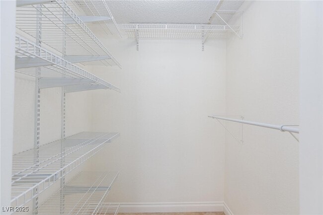 Building Photo - 2208 Ladue Dr