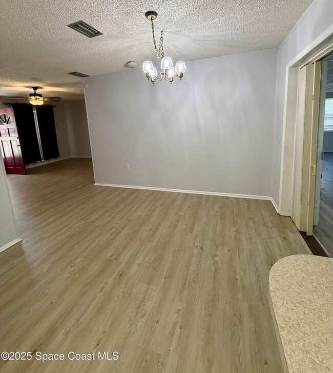 Building Photo - 2740 Choctaw Dr