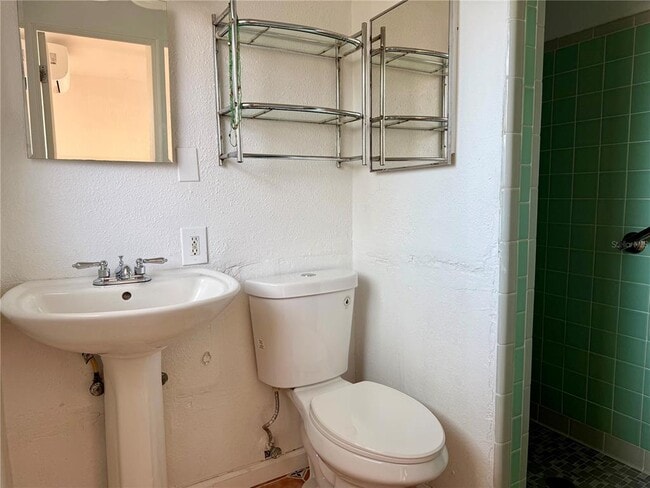 Building Photo - 551 73rd Ave