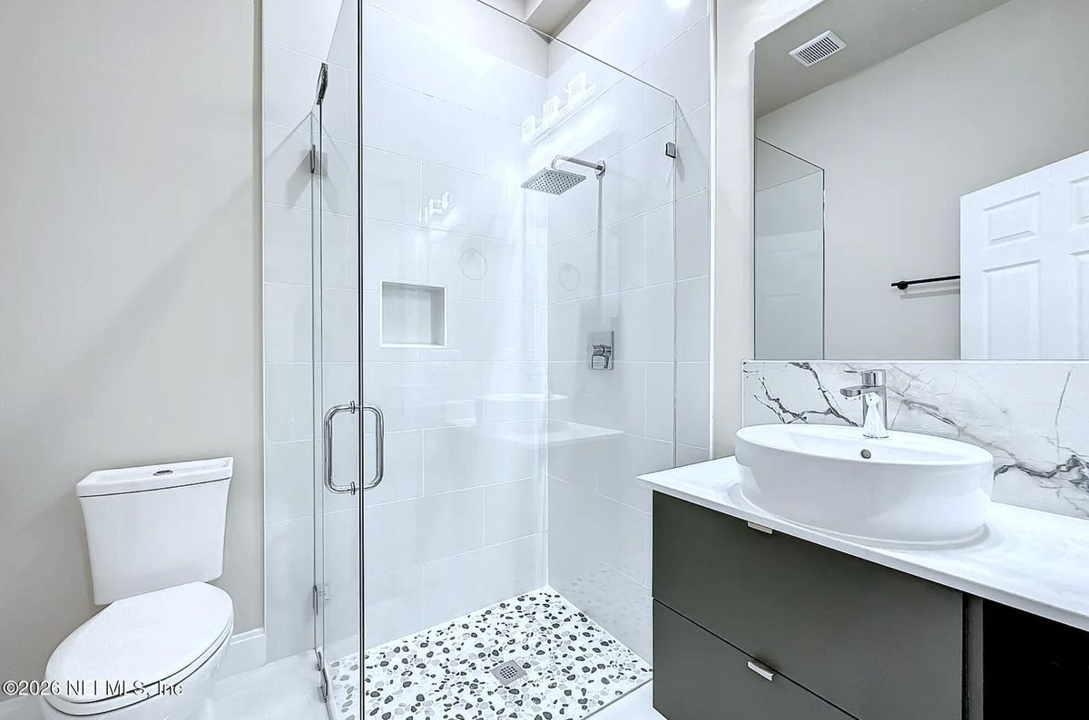 Building Photo - 5395 Heckscher Dr