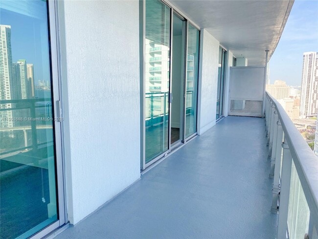 Building Photo - 90 SW 3rd St