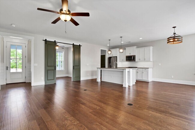 Building Photo - CATHERINES' COVE - Located off Bayshore Dr...