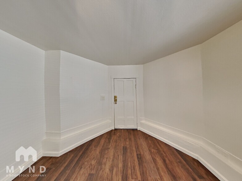 Building Photo - 325 15th St