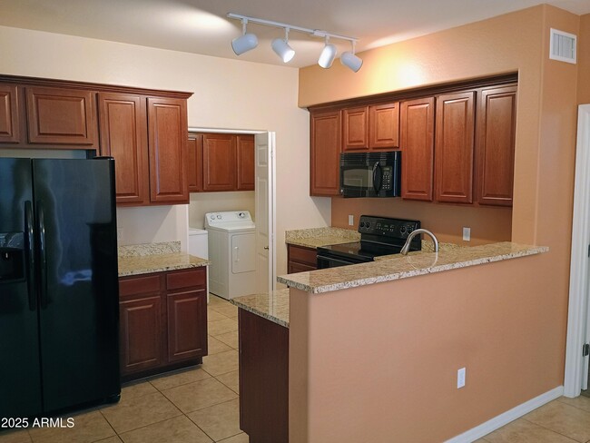 Primary Photo - 3330 S Gilbert Rd