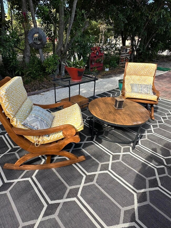 Building Photo - 336 SW 5th Ave