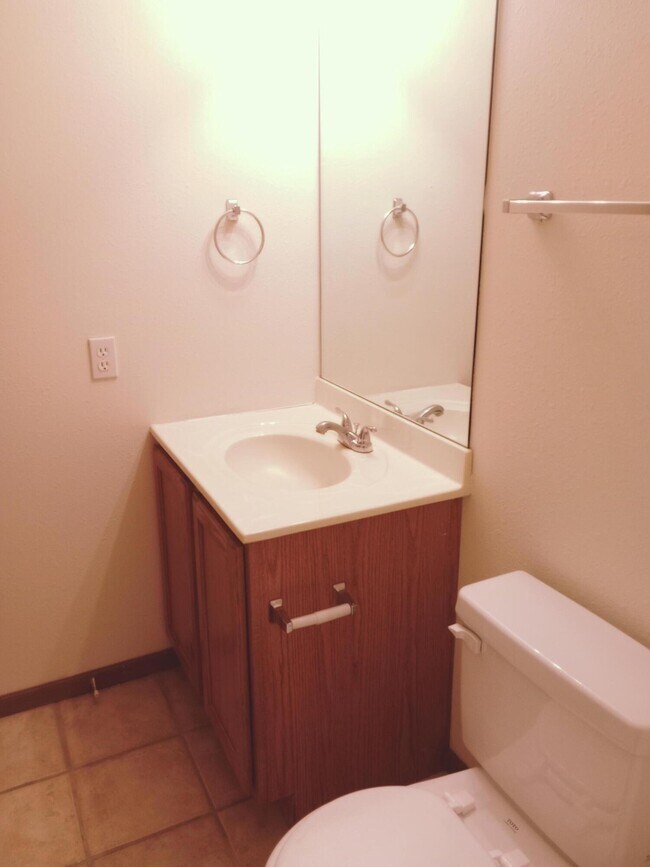 Building Photo - 5708 Canaveral Dr