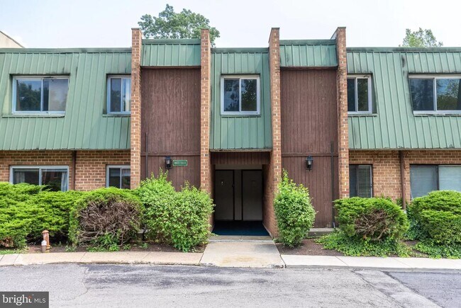 Entrance - 1607 Meadowview Ln