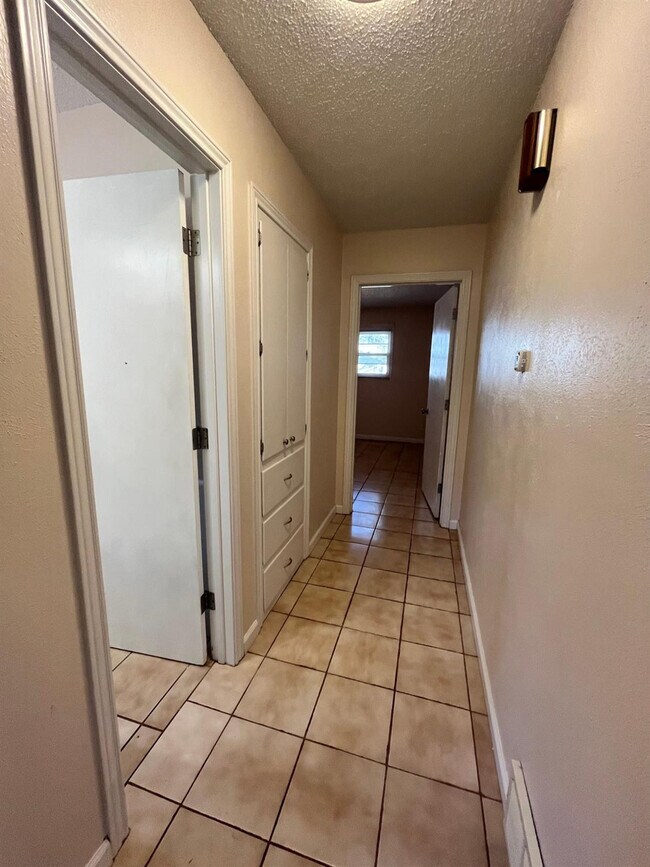 Building Photo - 6305 Raleigh Ave