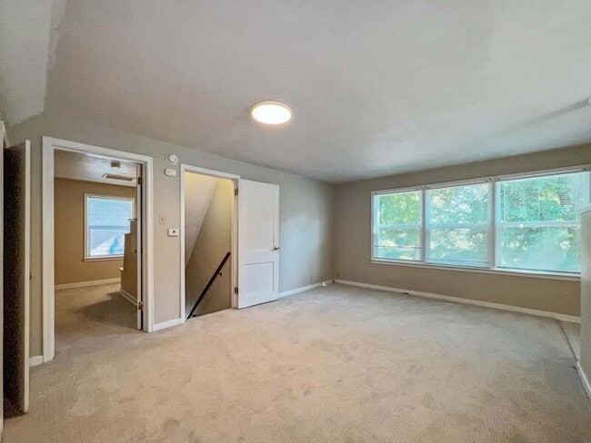 Building Photo - 2326 Storm St