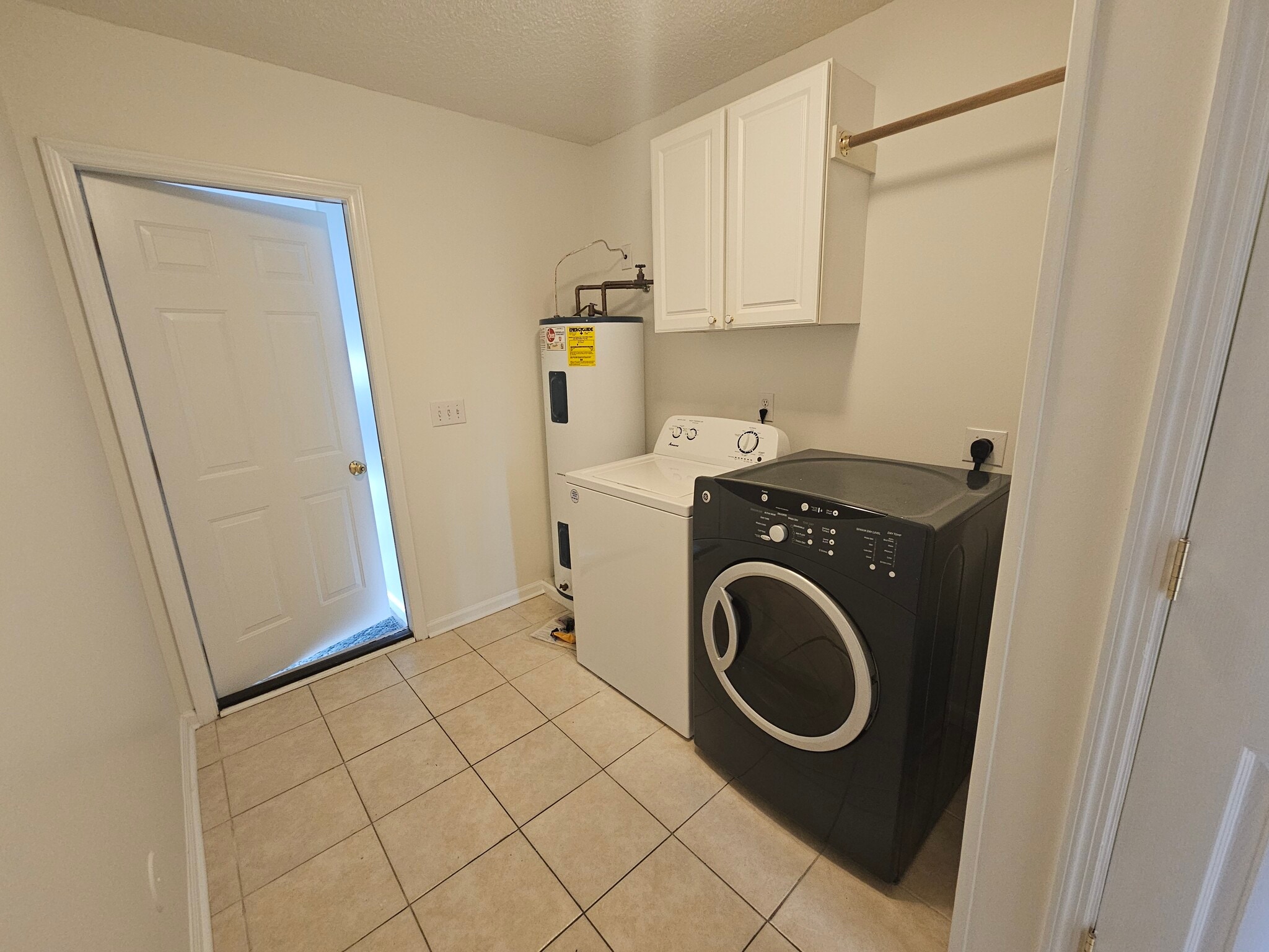 Building Photo - 1503 Flushing Dr