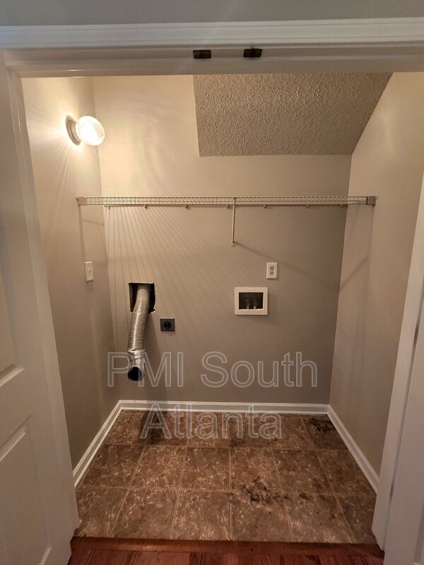 Building Photo - 176 Shenandoah Dr