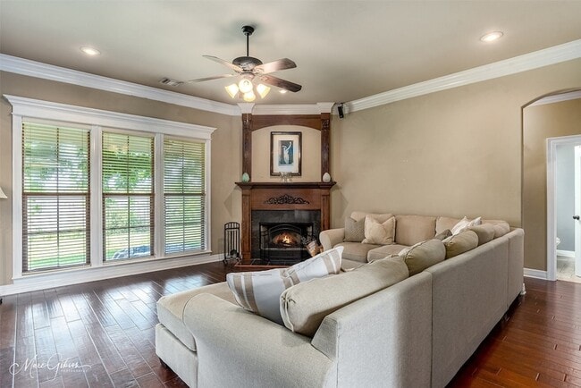 Building Photo - 244 Gloucester Dr