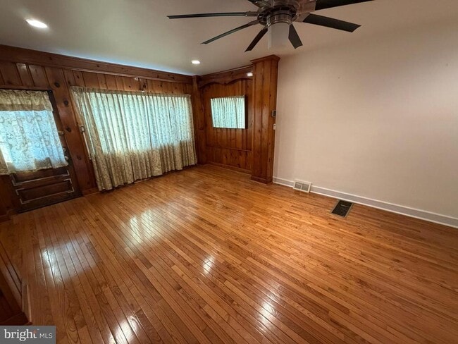 Building Photo - 1535 Willow St