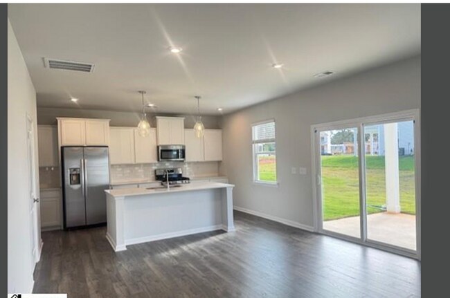 Building Photo - 1004 Maridian St