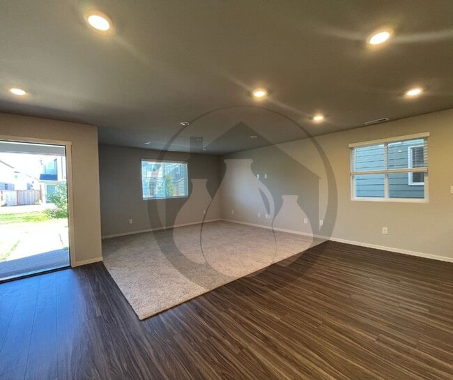 Building Photo - *December Special $99 Move in Once Approved & Paid Sec Dep*
