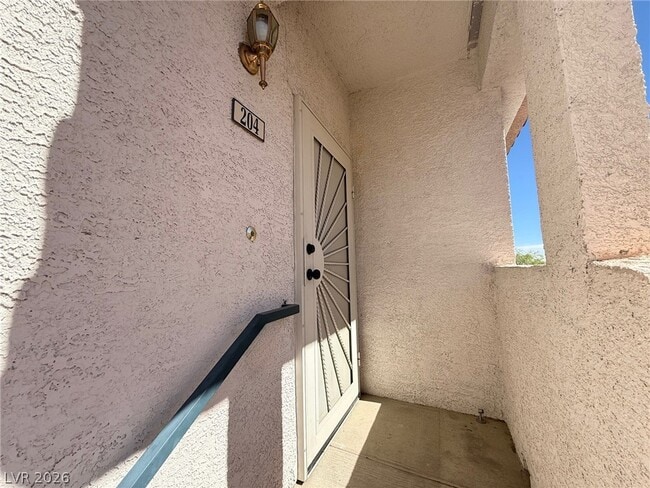 Building Photo - 2113 Echo Bay St