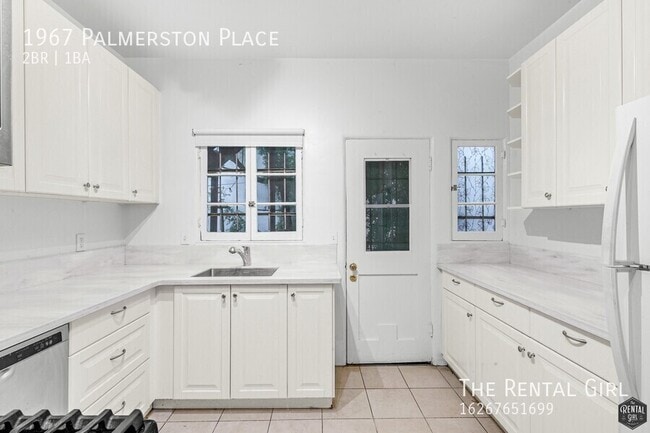 Building Photo - 1967 Palmerston Pl