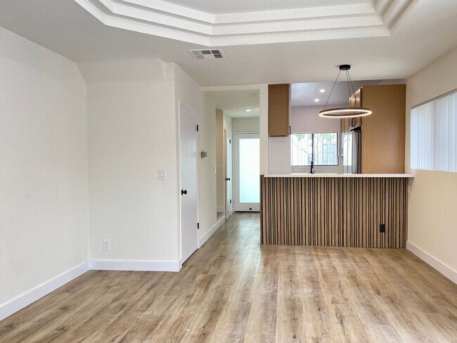 Building Photo - 2500 Abbot Kinney Blvd
