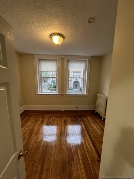 Building Photo - 146 Chiswick Rd