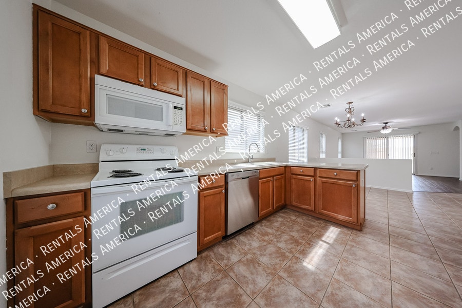 Building Photo - 29120 N Yellow Bee Dr