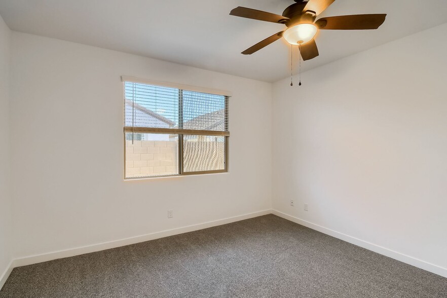 Building Photo - 8917 W Palo Verde Dr