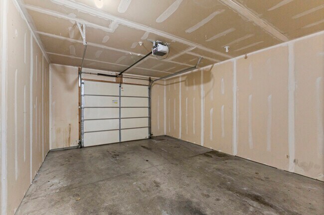 Building Photo - 13033 Turnberry