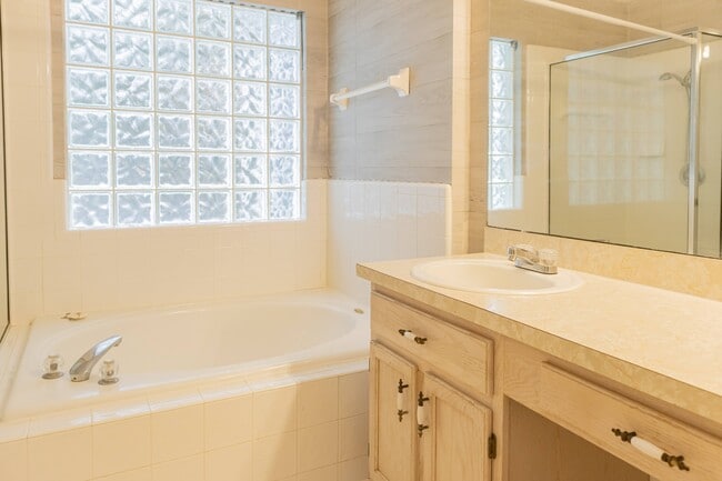 Building Photo - 433 Brody Cove Trail