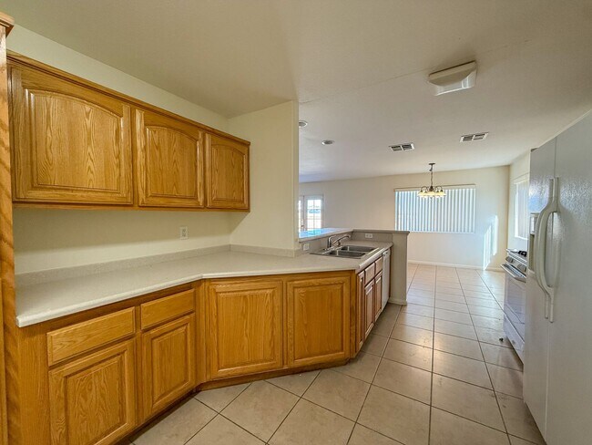 Building Photo - 29 Palms Home