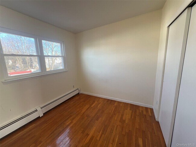 Building Photo - 18 Chaucer Ct