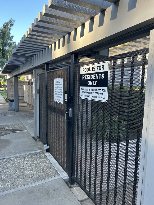 Building Photo - 1313 Floyd Ave