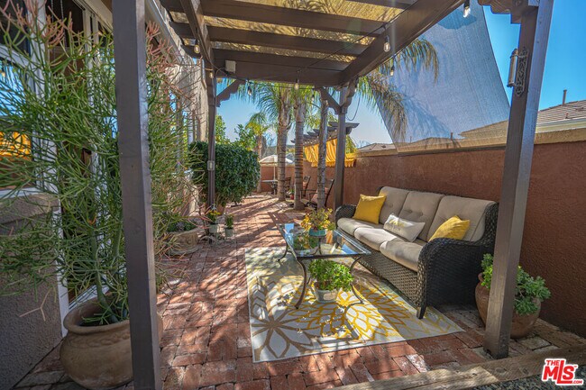 Building Photo - 27887 Skycrest Cir Dr