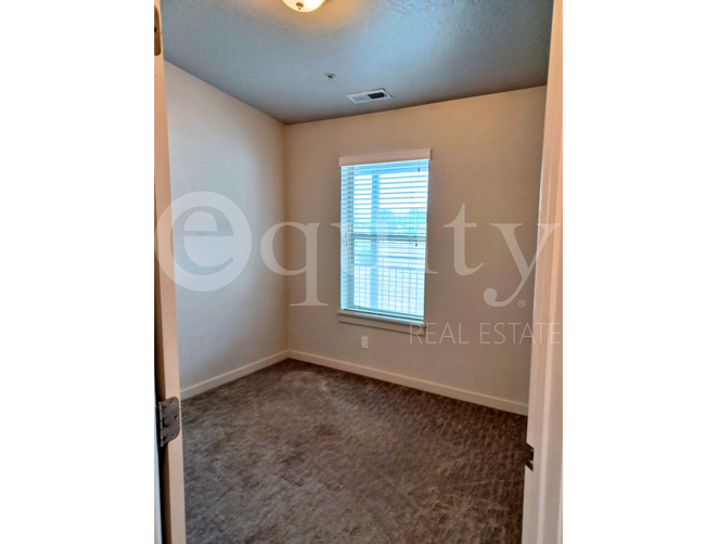 Building Photo - 1055 W 1033 N St