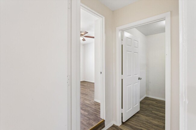 Building Photo - Completely updated minutes to Hiking at South Mountain!!!  Brand New Paint, Tile and Laminate Thr...