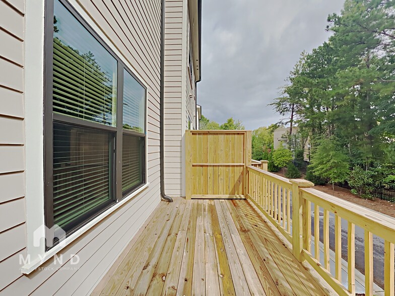 Building Photo - 763 Hadley Ln NE