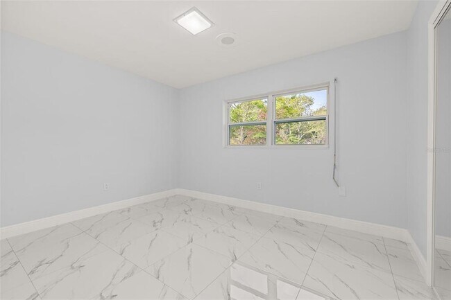 Building Photo - 930 Aultman Rd