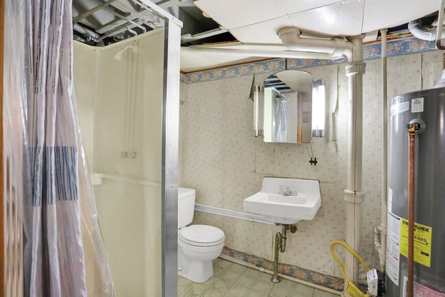 Building Photo - 1240 N Irvington Ave