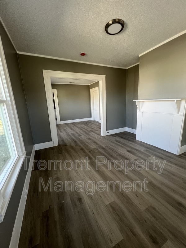 Building Photo - 726 Henderson Ave