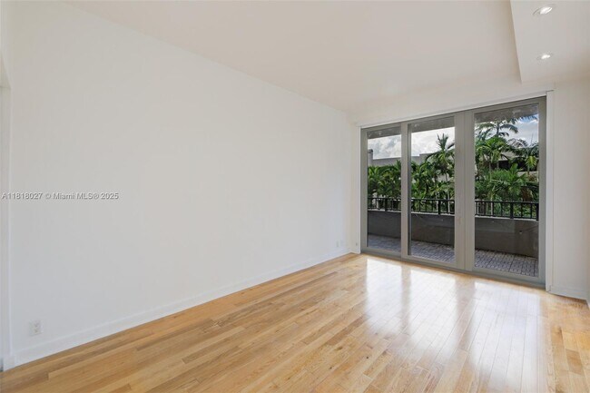 Building Photo - 151 Crandon Blvd