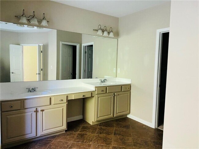 Building Photo - 12866 Deer Park Ln