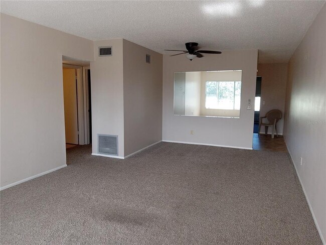 Building Photo - 2428 Columbia Dr