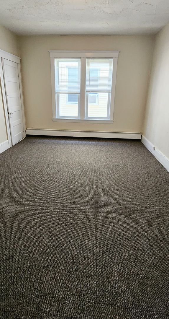 Building Photo - 436 School St